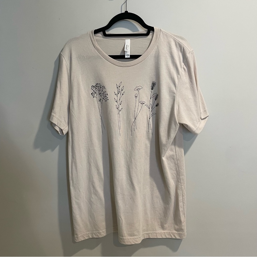 Oversized wildflower tee size L